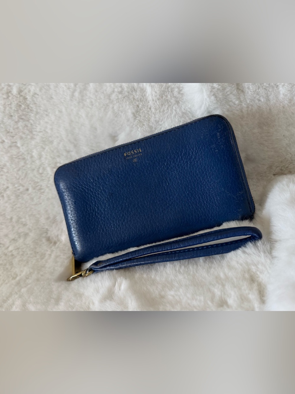 Fossil Deep Blue Pebbled Leather Wristlet
